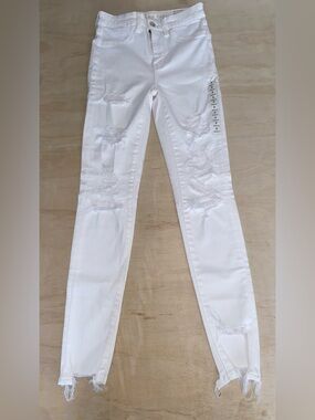American Eagle Outfitters White Distressed Skinny Jeans